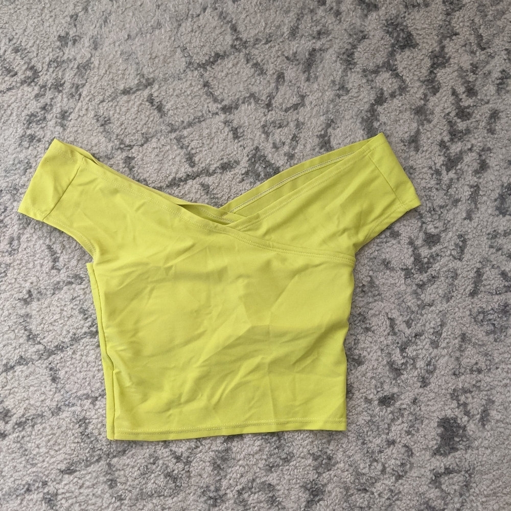 Kortni Jeane off the shoulders top